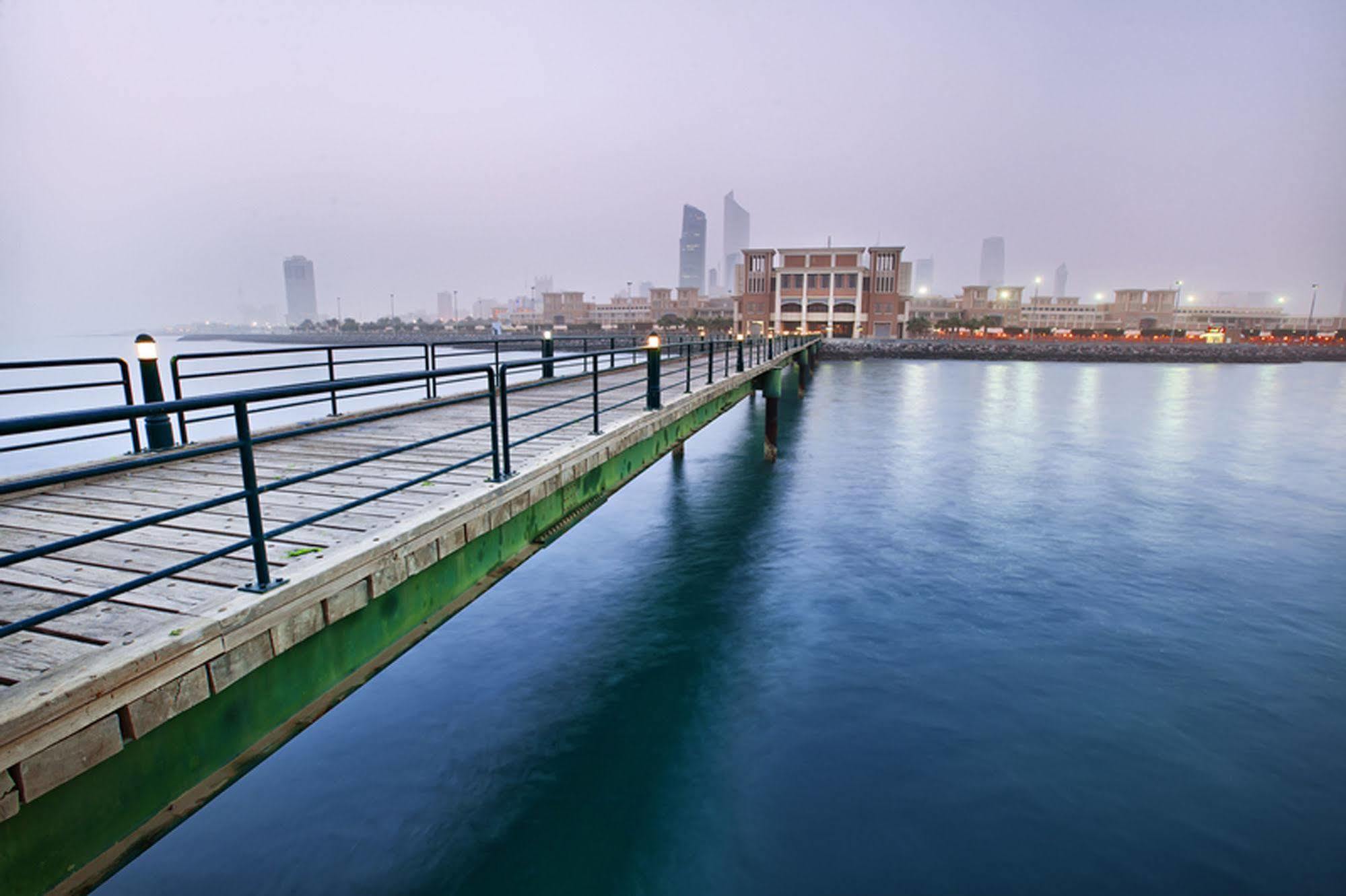 Courtyard By Marriott Kuwait City Hotel Exterior photo